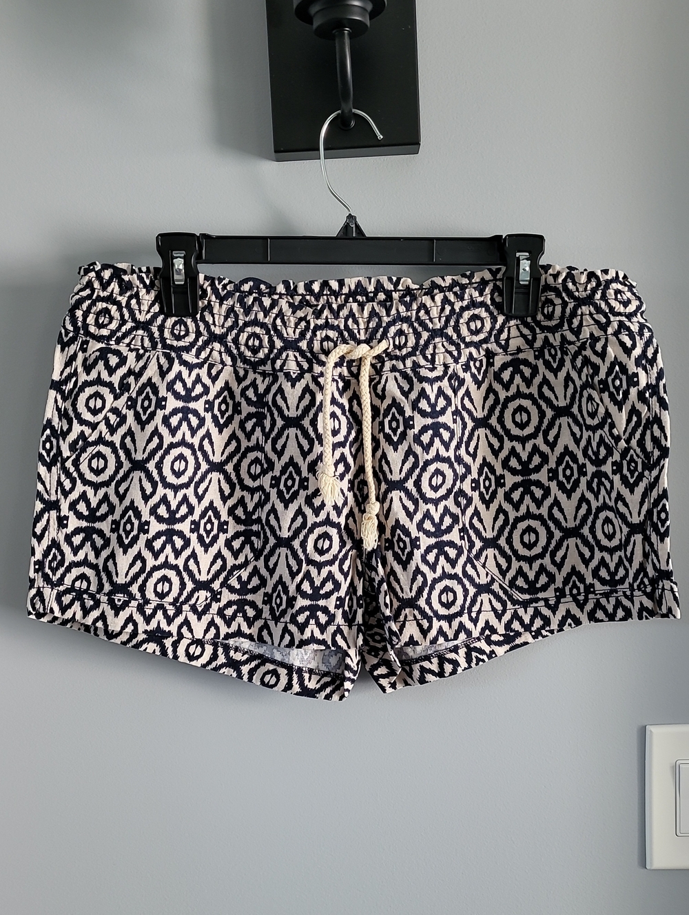 Navy and Cream Linen Blend Shorts